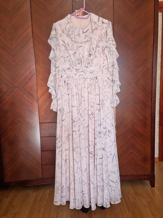 Платье нарядное нежное