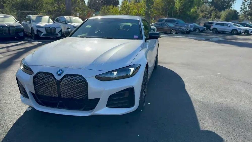 BMW i4 40L Naqt va Nasiya Savdo