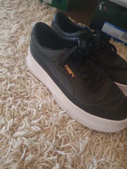 Vând pantofi puma