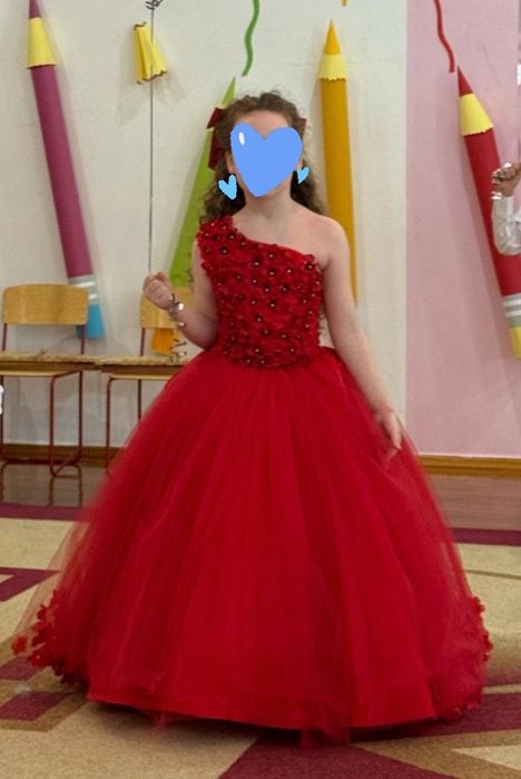 Продам платье для выпускного в садик