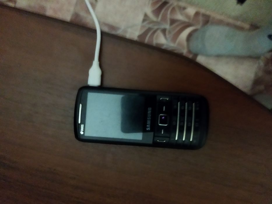 Продам телефон Самсунг