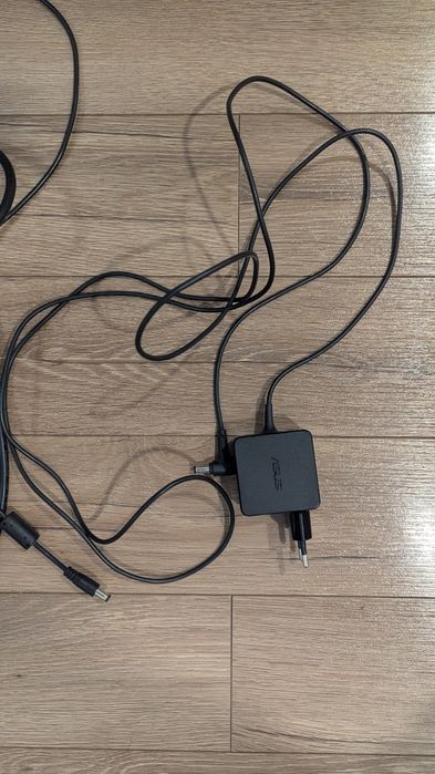 Две Зарядки [Блока питания] для ноутбука ASUS HP LENOVO