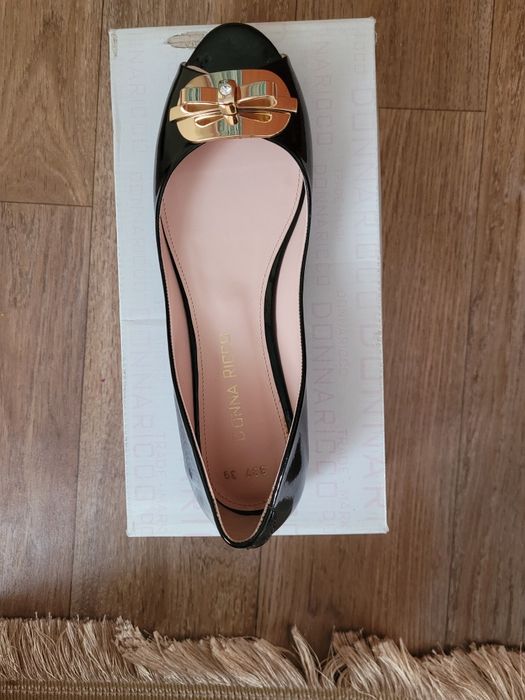 Продам лакированный кожаный обувь