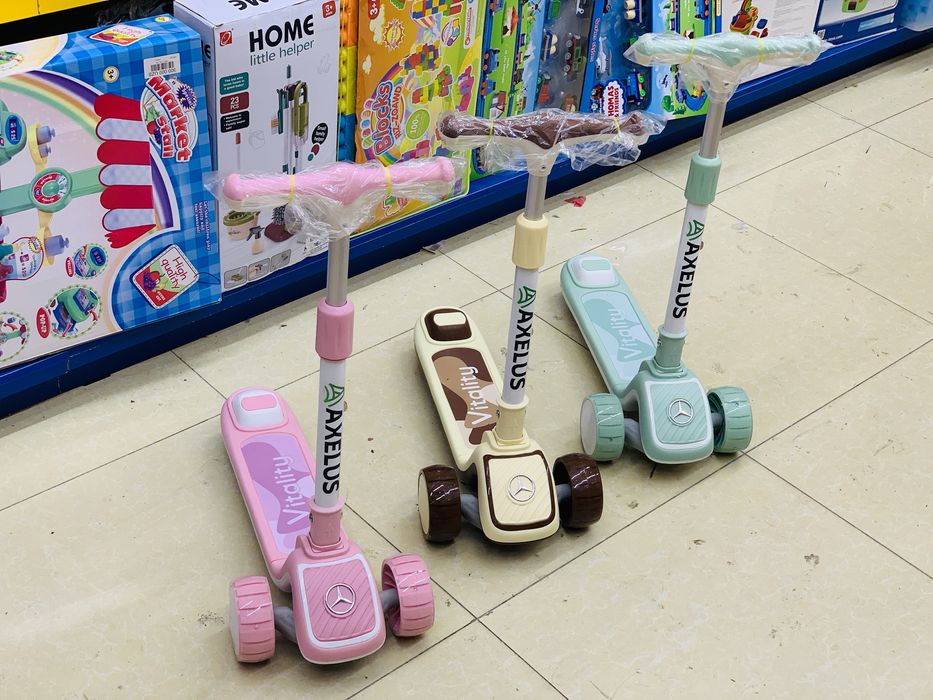 Детская машина  Детский толокар Bolalar Samokat kichkintoy magazin