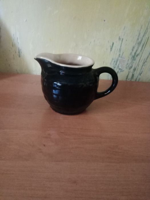 Керамика . Чайник и молочник .