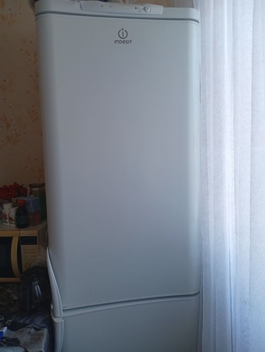 Продам холодильник на запчасти