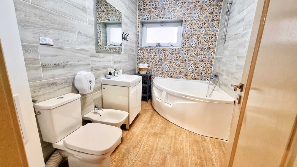 Închiriez garsoniere/apartamente moderne, Eforie Nord, de la 220€/lună