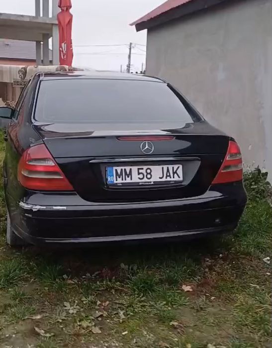 Vând piese de schimb