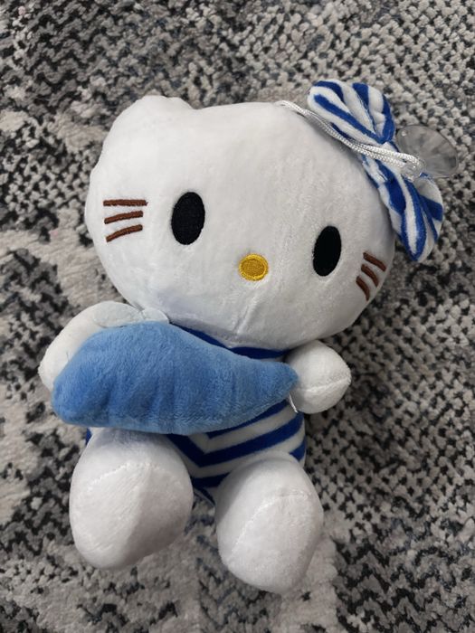 Plus hello kitty nou fara eticheta