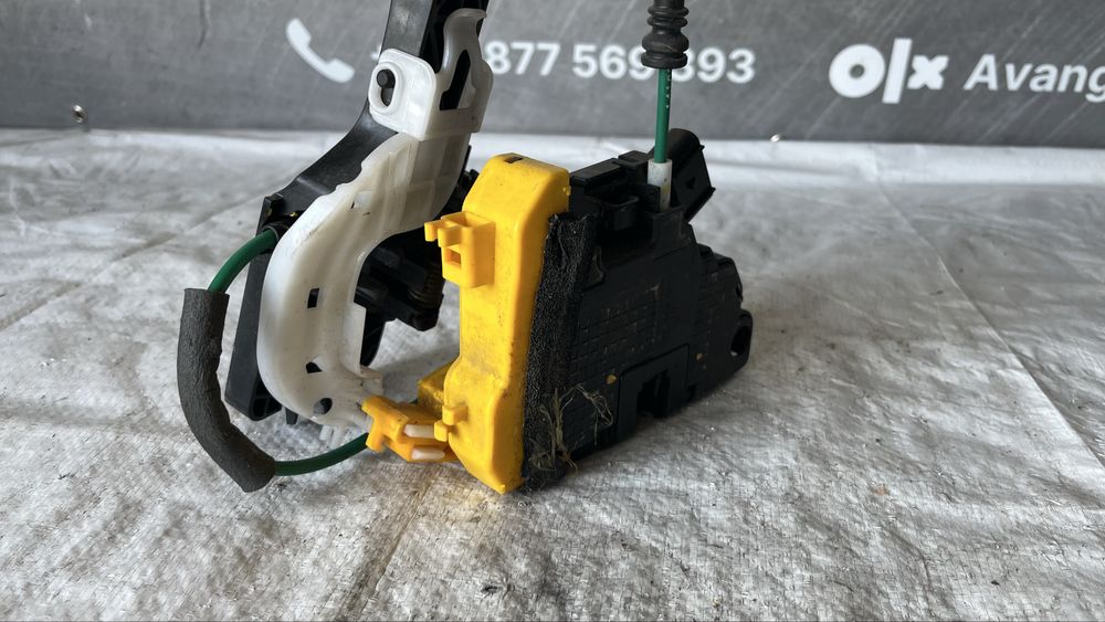 Брава за лява предна врата Hyundai i30