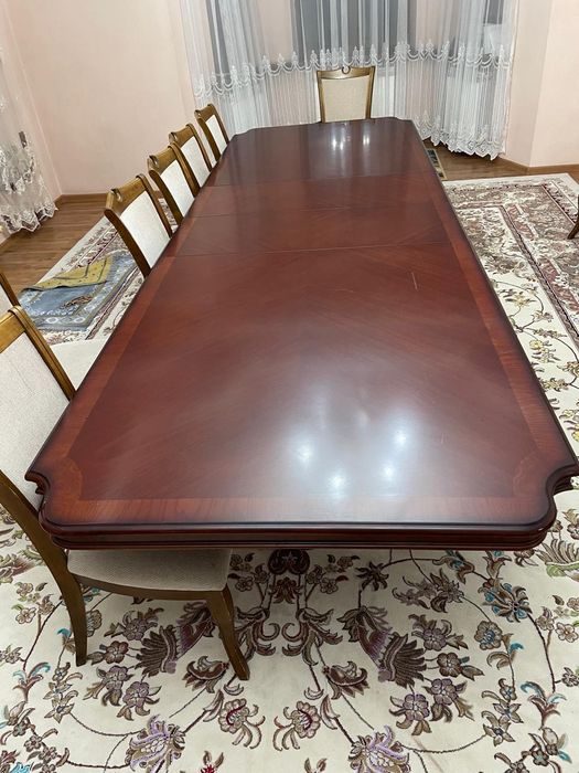 Стол для гостиной