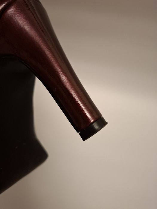 Pantofi lacuiti grena, cu platforma, de la CCC, marimea 37