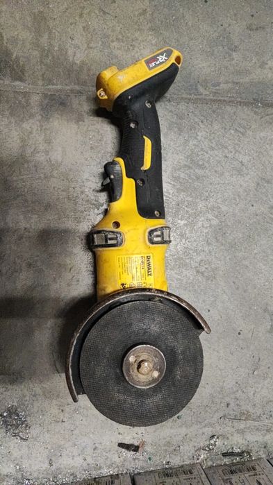 Акумулаторен ъглошлайф DeWALT DCG414