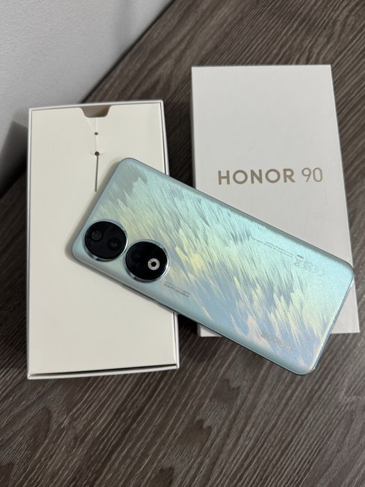Honor 90 в отличном состоянии