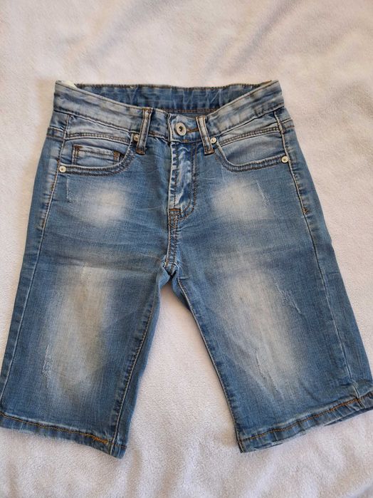 Къси панталони 6-7 г. - 7 лв брой