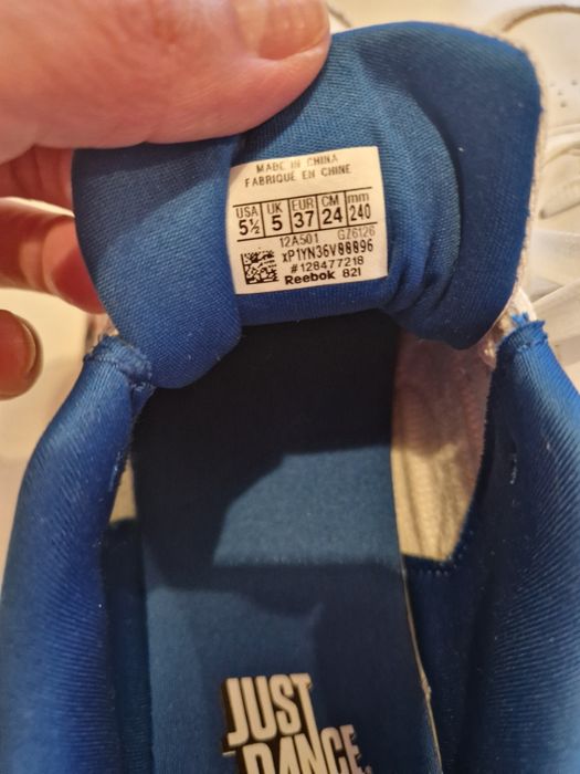 Vând adidasi  Reebok