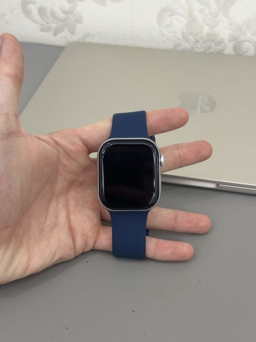 Smart watch. green lion