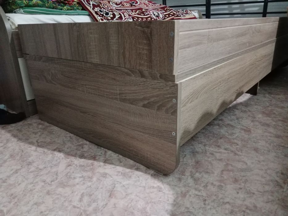 Продам односпальную кровать