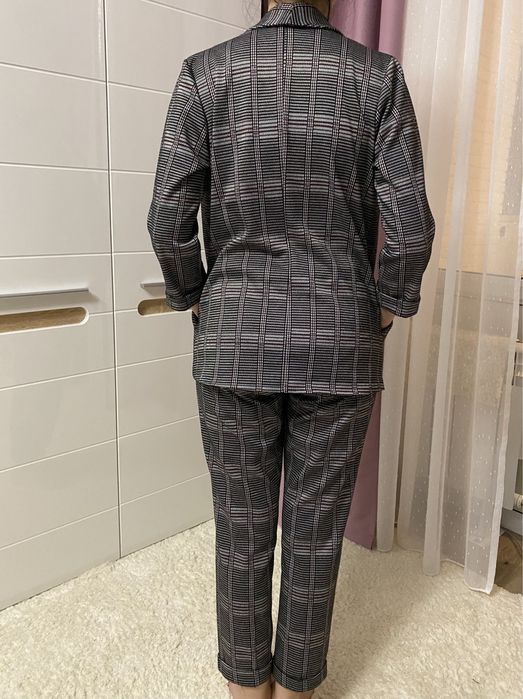 Костюм двойка (пиджак, брюки)