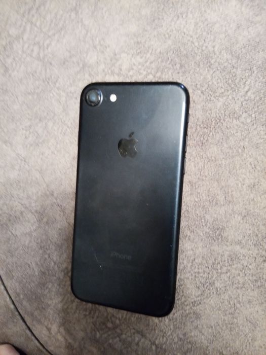 Продается IPHONE 7