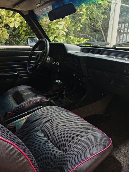 Bmw moshina sotiladi