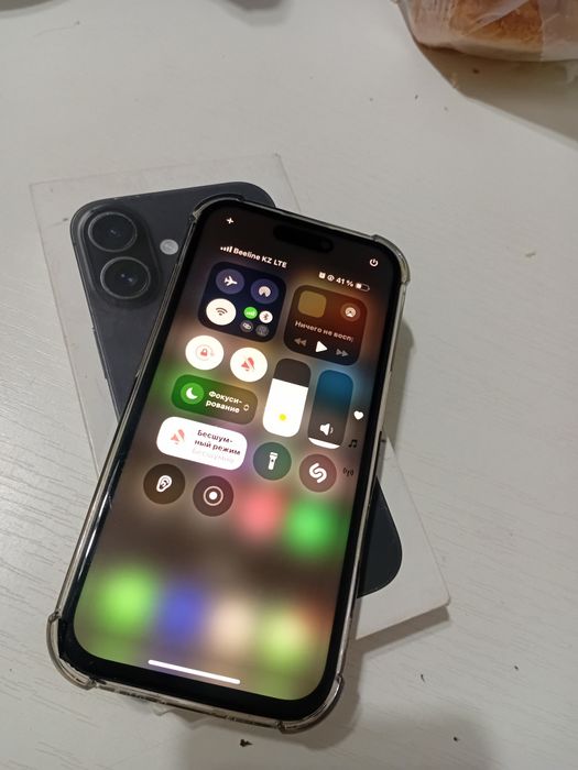 IPhone 16 black 128