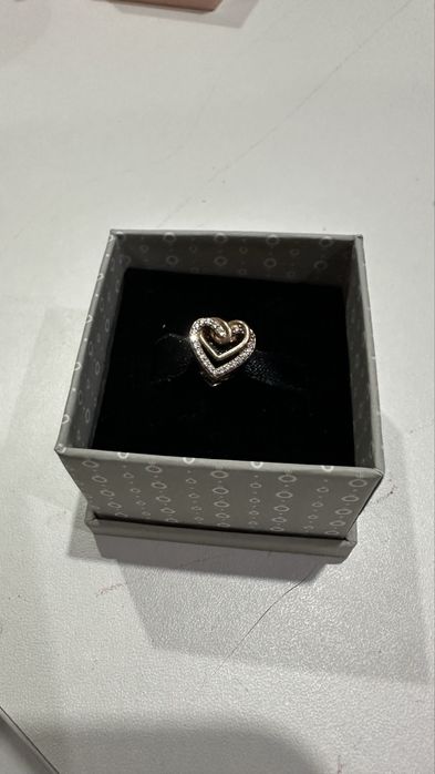 продам шармики на браслет pandora