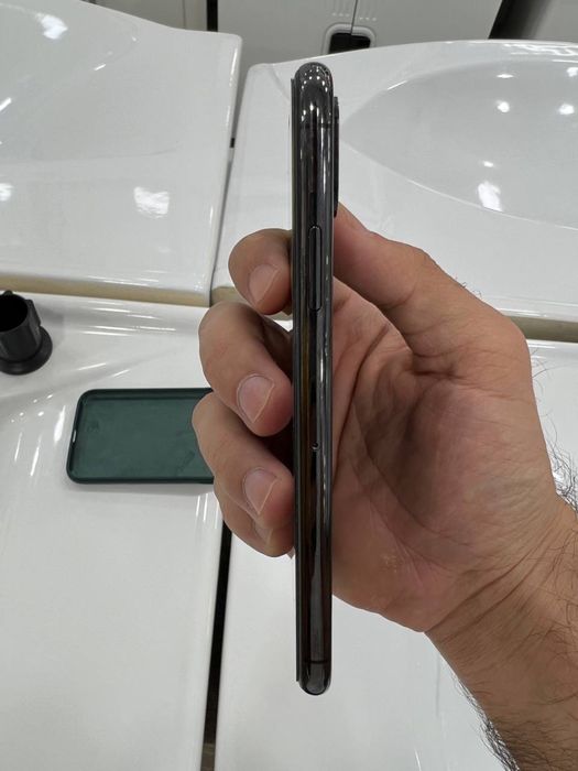 iphone XS продается.