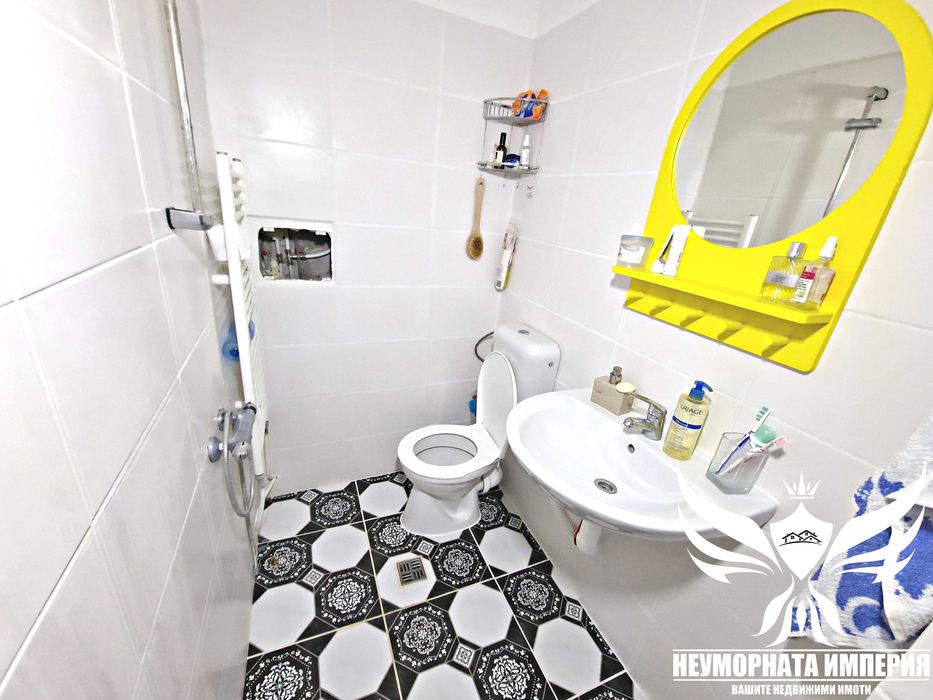 Двуетажна къща с две сгради 480РЗП с 800кв. двор село Павелско