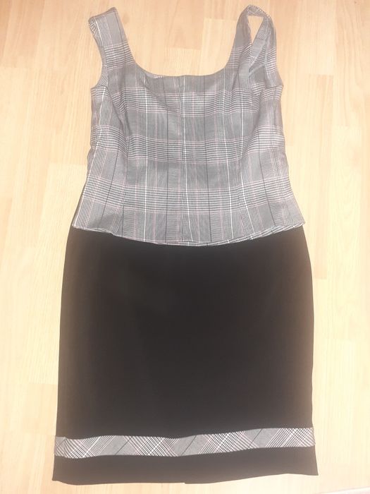 Costum cu 3 piese din stofă marimea 40