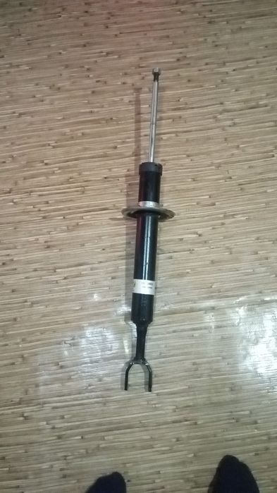 Продам амортизаторы 2 шт