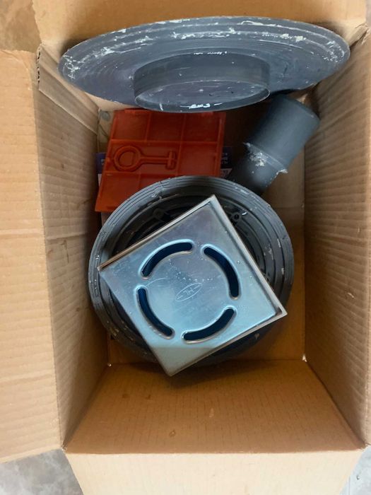 Продавам чисто нов  сифон HL  за баня