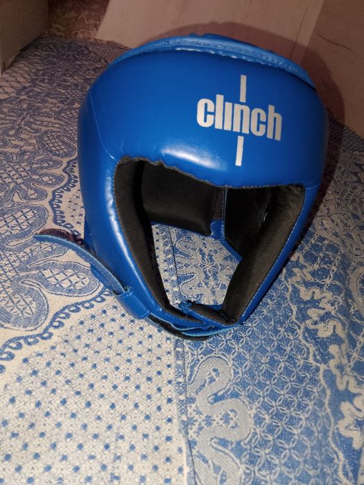 Продам шлем боксерский clinch