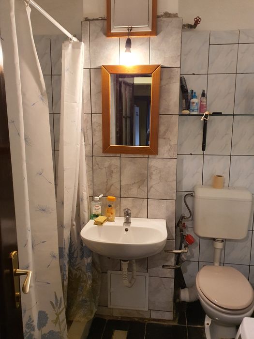 Inchiriez garsoniera Prundu