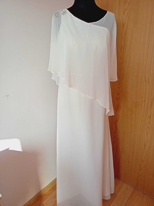 Страхотна Нова рокля 38 М