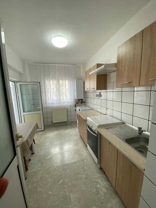 De inchirat apartament cu 2 camere zona centrala