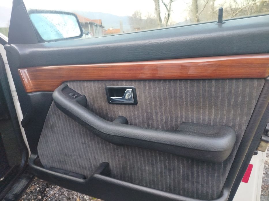 Продавам Audi 100 2.2 i 1990г