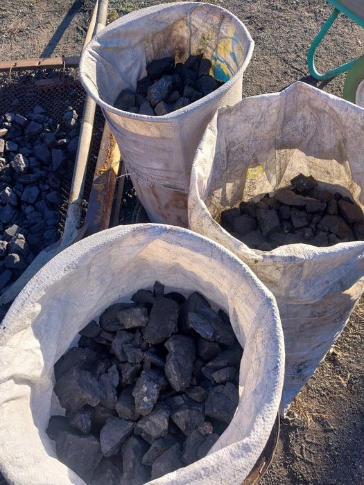 Продам уголь "Богатырь" в мешках.