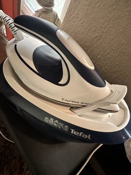 De vanzare statie de calcat Tefal