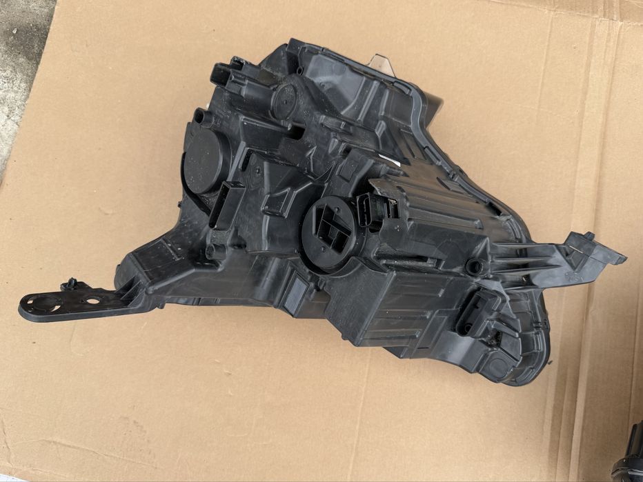 Faruri, Far stanga / Far dreapta Citroen C4 2020-2025