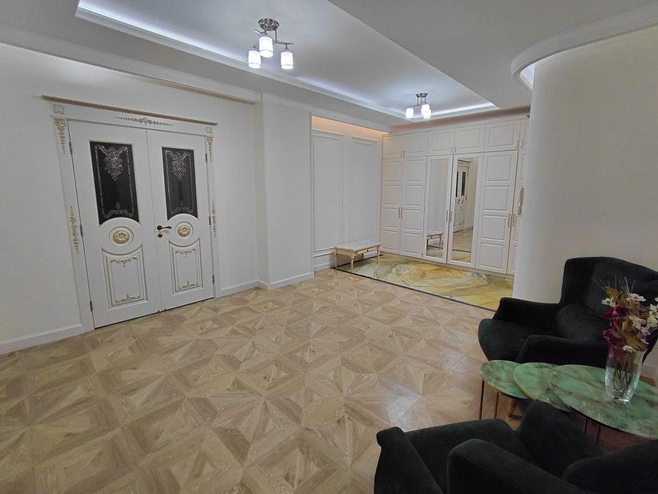 Продается 6-ти комн.квартира