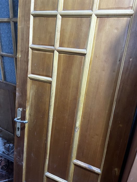 Двери деревянные