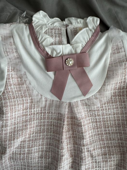 Продам  два новых платья ,  на 2 года