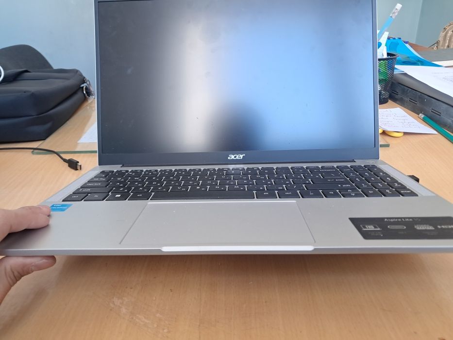 Noutbook acer srochno sotiladi