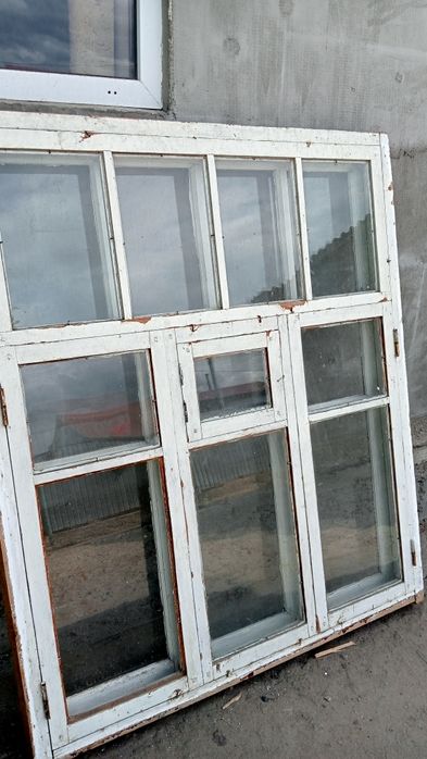 Окно деревянное.
