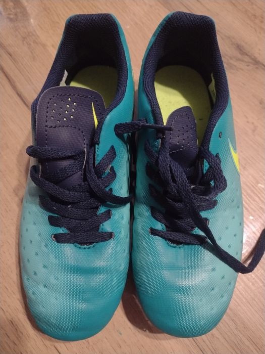 Детски футболни обувки Найк- бутонки- 34, Адидас стоножки - 33