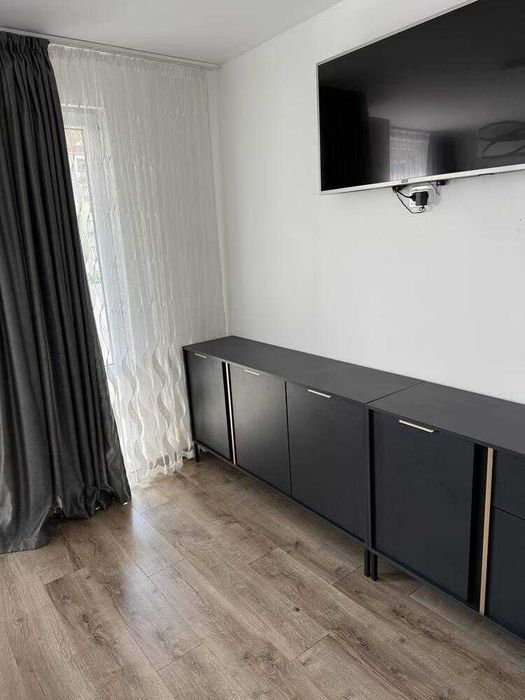 Дава се под наем Тристаен апартамент в Пловдив, Кършияка - 120 кв.м за 612 € - Снимка #2