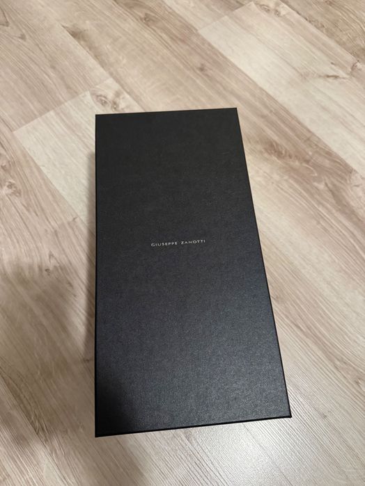 Чехли - Giuseppe Zanotti 44 номер