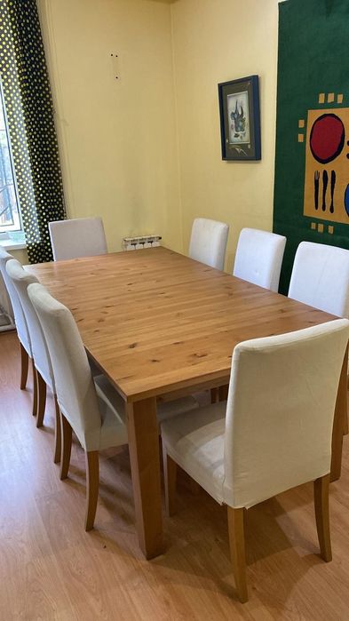 Стол обеденный с комплектом стульев.