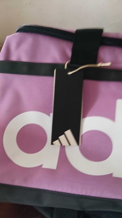 Сак Adidas + подарък чифт чорапи